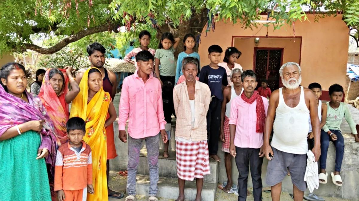 हजारीबाग में भीषण सड़क हादसा: एक ही परिवार के 6 लोगों की मौत, शादी में जा रहे थे सभी 1 हजारीबाग में भीषण सड़क हादसा: एक ही परिवार के 6 लोगों की मौत, शादी में जा रहे थे सभी