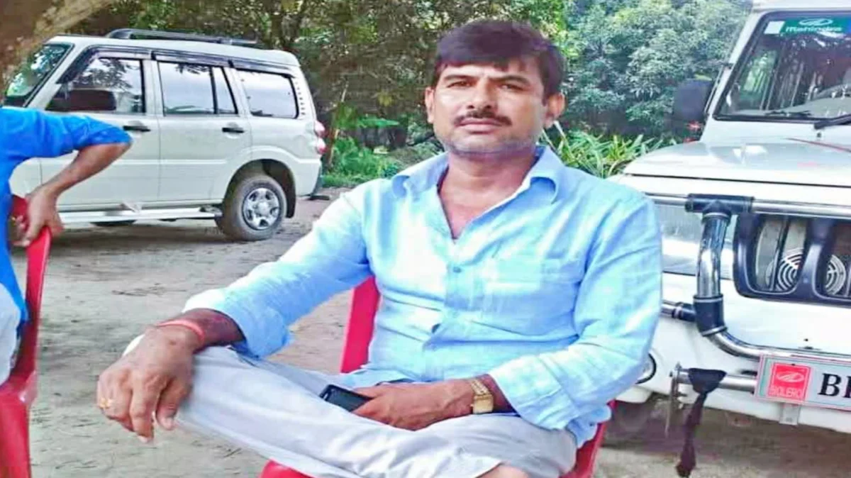 बिहार: बगहा में कुख्यात अपराधी पुट्टू मिश्रा की सरेआम गोली मारकर हत्या, इलाके में तनाव 1 बिहार: बगहा में कुख्यात अपराधी पुट्टू मिश्रा की सरेआम गोली मारकर हत्या, इलाके में तनाव