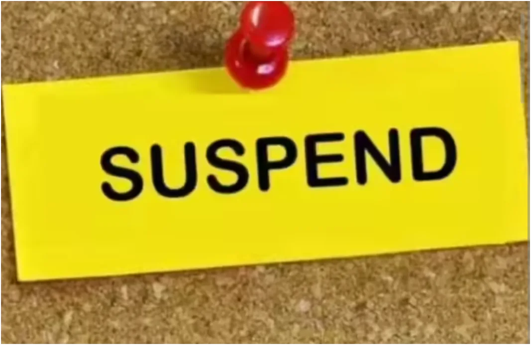 वर्दी फिर हुई शर्मसार! 4 रुपये के विवाद में सिपाही ने दुकानदार पर तानी पिस्टल, SSP ने किया सस्पेंड