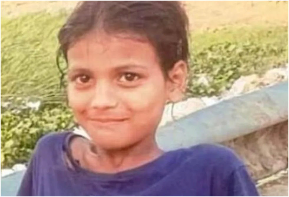 पटना में 10 वर्षीय बच्ची का शव मिलने से सनसनी: कंबल में लिपटी हालत में मिली लाश, पुलिस हर एंगल से जांच में जुटी 1 पटना में 10 वर्षीय बच्ची का शव मिलने से सनसनी: कंबल में लिपटी हालत में मिली लाश, पुलिस हर एंगल से जांच में जुटी