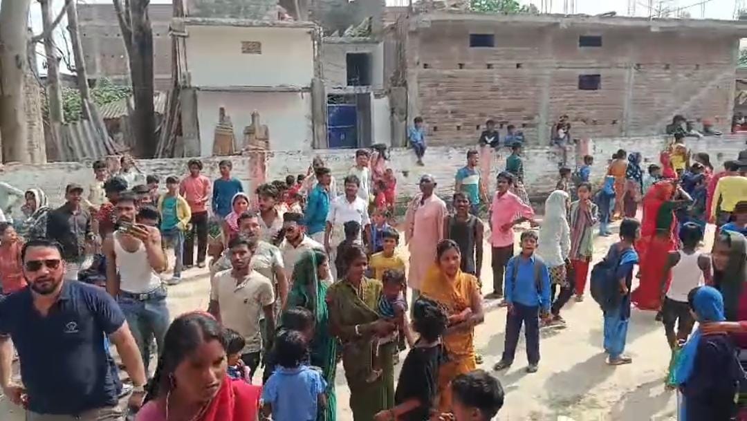 मिड डे मील खाने के बाद 15 बच्चों की तबीयत बिगड़ी, सदर अस्पताल में भर्ती