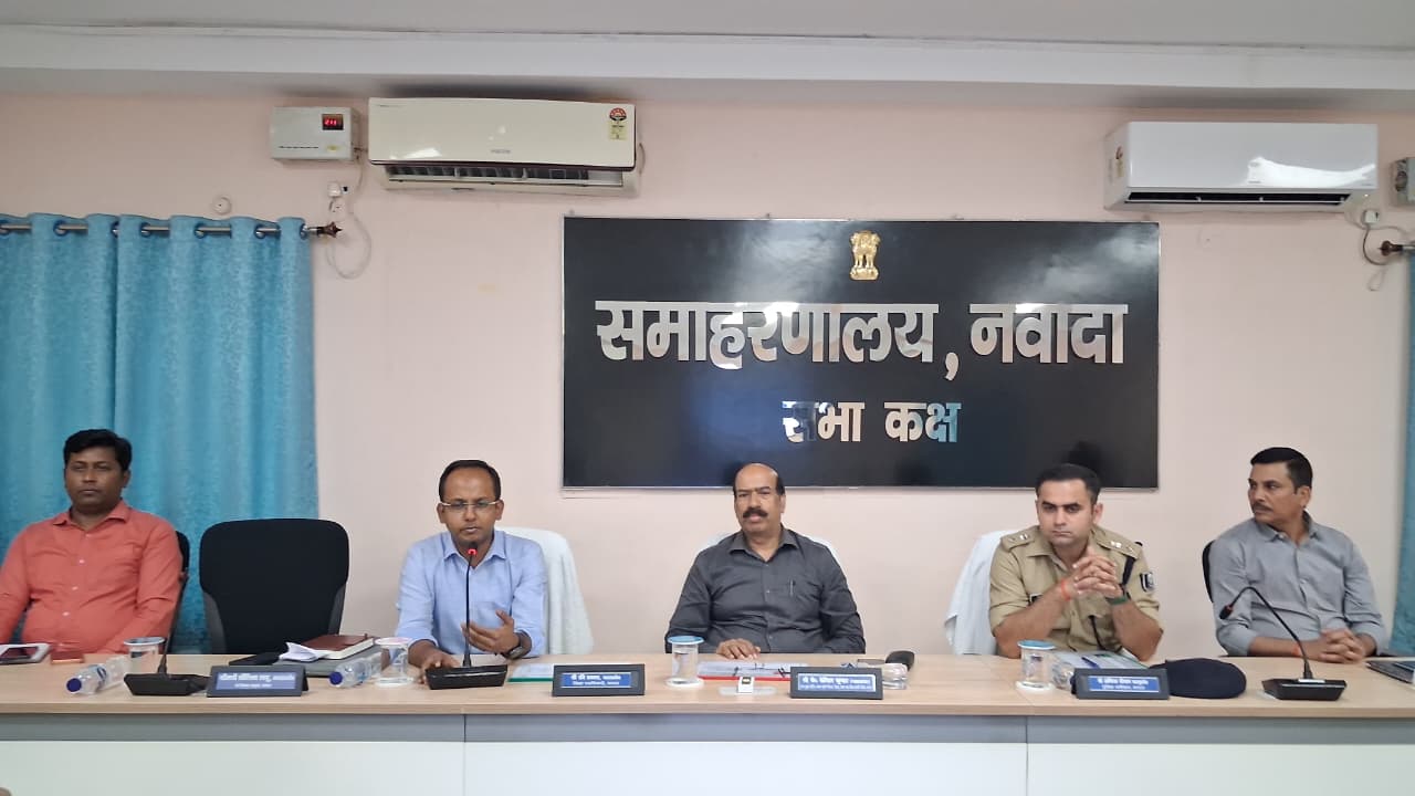 नवादा में एलपीजी गैस की कालाबाजारी पर कड़े तेवर, एसीएस ने अधिकारियों को दिए सख्त निर्देश 1 नवादा में एलपीजी गैस की कालाबाजारी पर कड़े तेवर, एसीएस ने अधिकारियों को दिए सख्त निर्देश