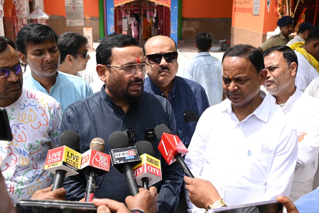 नीतीश के गढ़ में ‘जन सुराज’ की ललकार: “बेटियों की अस्मत लुटी और मुख्यमंत्री राजसिंहासन के मोह में डूबे,” नालंदा पहुंचे किशोर कुमार मुन्ना ने सरकार और विपक्ष दोनों को कठघरे में खड़ा किया