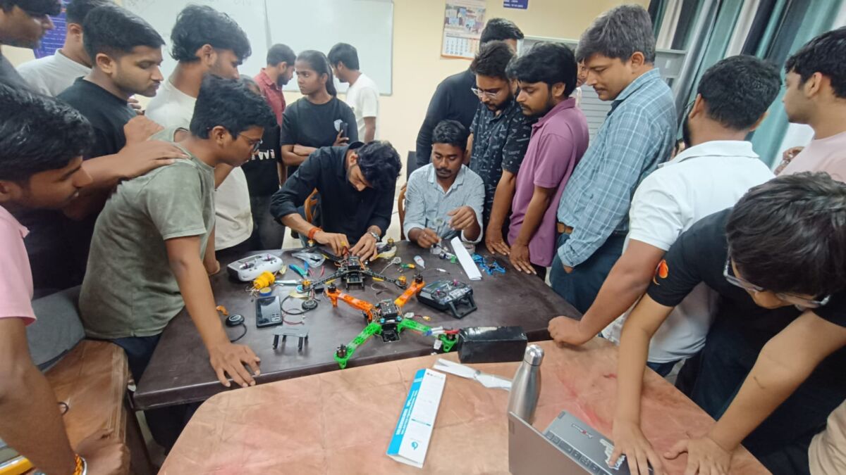 IIIT भागलपुर में ड्रोन और IoT पर दो दिवसीय कार्यशाला संपन्न, छात्रों ने सीखा आधुनिक तकनीक का व्यावहारिक ज्ञान
