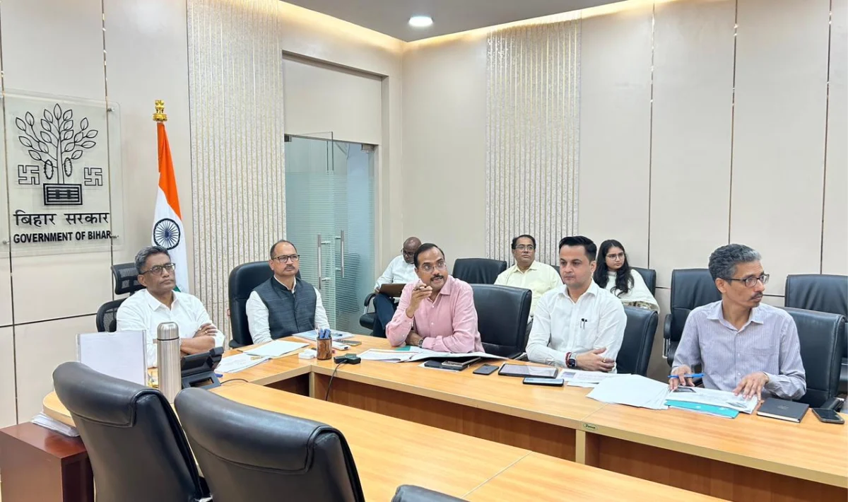 बिहार में ‘ज्ञान भारतम् मिशन’ को मिली रफ्तार, पांडुलिपियों के संरक्षण और डिजिटलीकरण में बड़ा कदम 1 बिहार में ‘ज्ञान भारतम् मिशन’ को मिली रफ्तार, पांडुलिपियों के संरक्षण और डिजिटलीकरण में बड़ा कदम