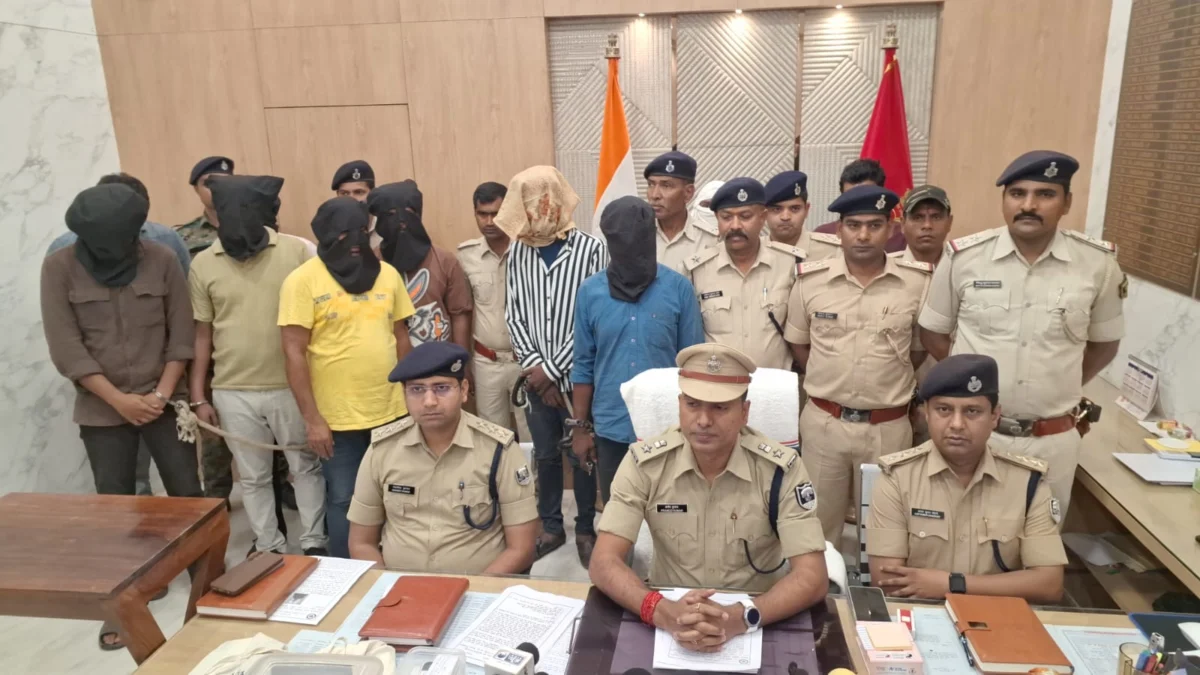भागलपुर में भू-माफियाओं के सिंडिकेट पर पुलिस का प्रचंड प्रहार: आनंद मार्ग की जमीन कब्जाने पहुंचे फंटूश तांती समेत 8 दबोचे गए