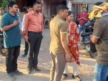 SBI फील्ड ऑफिसर 40 हजार रिश्वत लेते रंगे हाथ गिरफ्तार: पत्थरकट्टी शाखा में विजिलेंस की बड़ी कार्रवाई 1 SBI फील्ड ऑफिसर 40 हजार रिश्वत लेते रंगे हाथ गिरफ्तार: पत्थरकट्टी शाखा में विजिलेंस की बड़ी कार्रवाई
