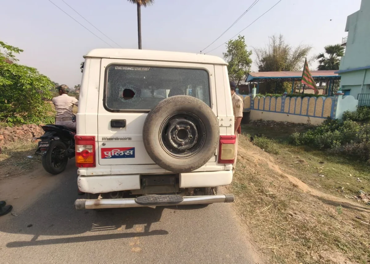गया में बालू को लेकर बवाल, ट्रैक्टर पकड़ने पर पुलिस पर पथराव; हालात बिगड़े तो लाठीचार्ज, दो हिरासत में