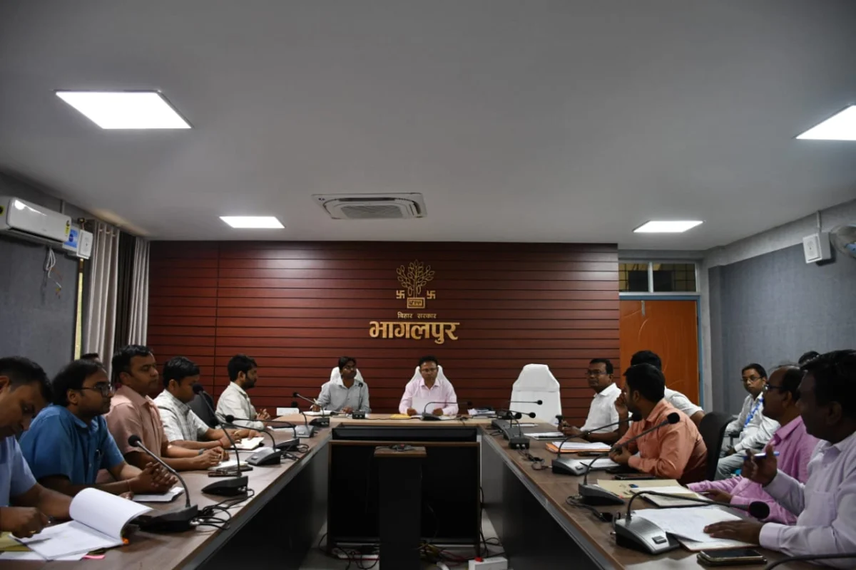 भागलपुर में आधारभूत संरचना परियोजनाओं की समीक्षा, लंबित योजनाओं को जल्द पूरा करने के निर्देश 1 भागलपुर में आधारभूत संरचना परियोजनाओं की समीक्षा, लंबित योजनाओं को जल्द पूरा करने के निर्देश
