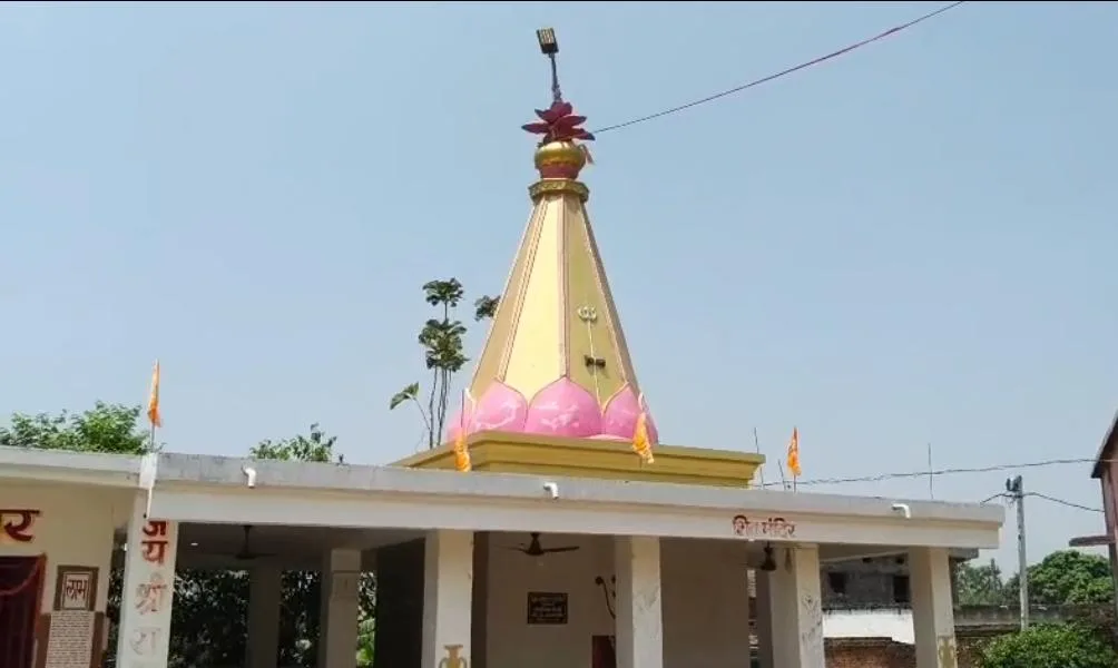 ग्राम मरचिरमा में श्री कार्तिक जी की प्राण प्रतिष्ठा को लेकर भव्य कलश शोभायात्रा, हजारों श्रद्धालुओं की उमड़ी भीड़ 2 ग्राम मरचिरमा में श्री कार्तिक जी की प्राण प्रतिष्ठा को लेकर भव्य कलश शोभायात्रा, हजारों श्रद्धालुओं की उमड़ी भीड़