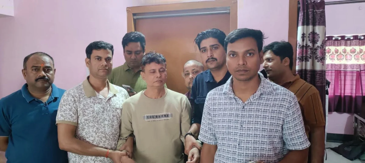 पूर्णिया में ‘कमीशनखोरी’ के किला पर निगरानी का प्रहार: ट्रांसफर के बाद भी ‘वसूली’ के लिए पुराने ठिकाने पर डटा था सहायक अभियंता, घूस लेते रंगे हाथ गिरफ्तार