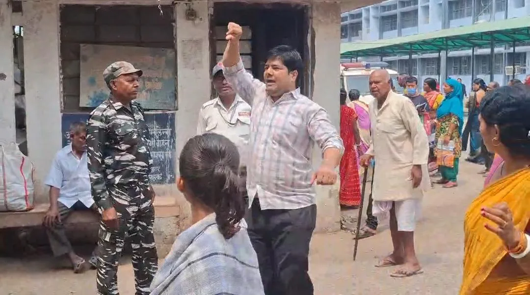 प्रेम विवाह के छह माह बाद युवती की संदिग्ध मौत, परिजनों ने उठाए गंभीर सवाल 1 प्रेम विवाह के छह माह बाद युवती की संदिग्ध मौत, परिजनों ने उठाए गंभीर सवाल