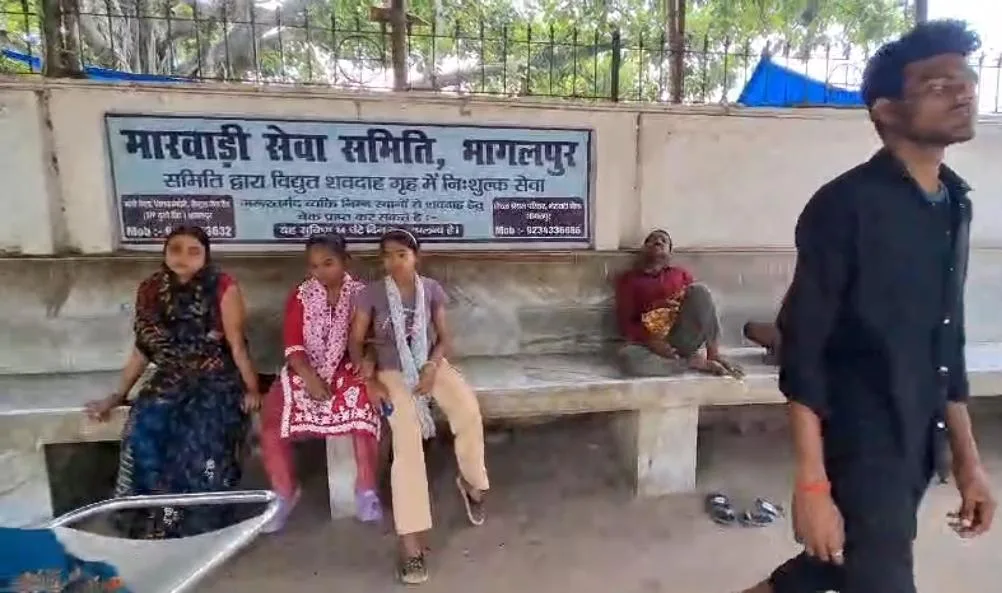 बरारी घाट में नहाने के दौरान 14 वर्षीय छात्र की डूबकर मौत, गांव में पसरा मातम 1 बरारी घाट में नहाने के दौरान 14 वर्षीय छात्र की डूबकर मौत, गांव में पसरा मातम
