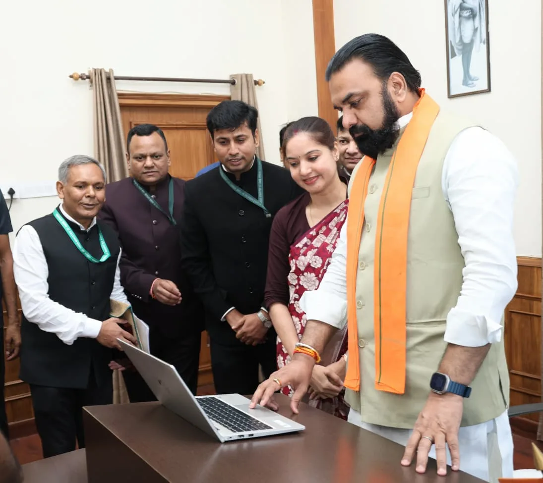 बिहार में 'जनगणना-2027' का डिजिटल शंखनाद: मुख्यमंत्री सम्राट चौधरी ने किया शुभारंभ, स्व-गणना से तय होगी भविष्य की विकास रूपरेखा 1 बिहार में 'जनगणना-2027' का डिजिटल शंखनाद: मुख्यमंत्री सम्राट चौधरी ने किया शुभारंभ, स्व-गणना से तय होगी भविष्य की विकास रूपरेखा