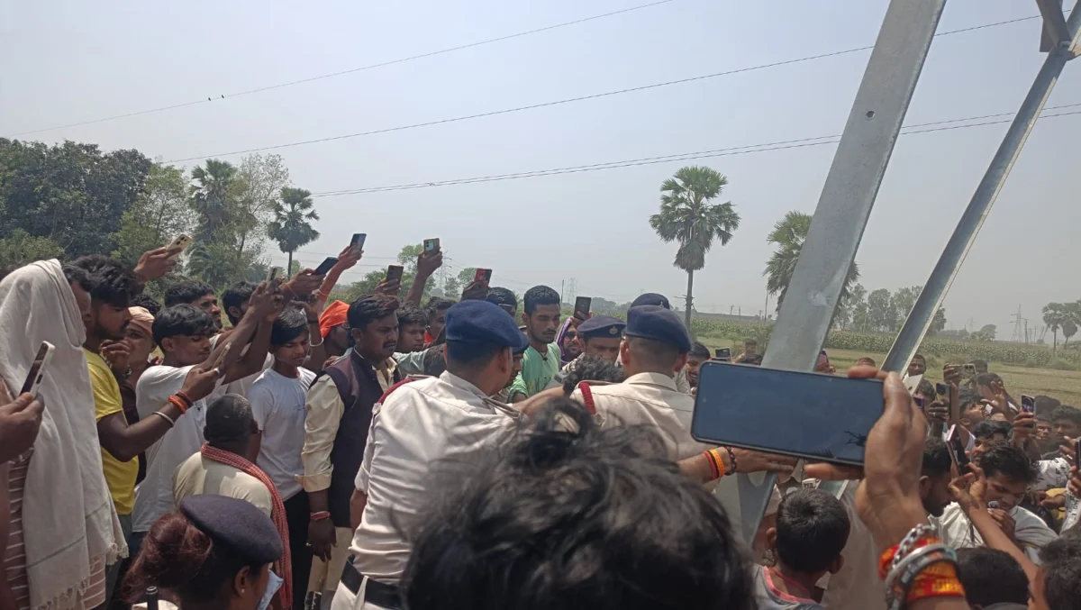 सुल्तानगंज में प्रेम प्रसंग के चलते युवक ने की जान देने की कोशिश, पुलिस की सतर्कता से टली बड़ी घटना 1 सुल्तानगंज में प्रेम प्रसंग के चलते युवक ने की जान देने की कोशिश, पुलिस की सतर्कता से टली बड़ी घटना