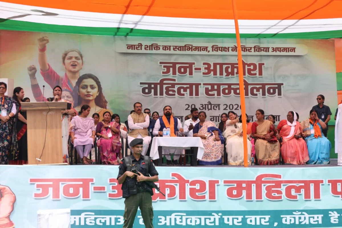 पटना के कारगिल चौक पर 'नारी शक्ति' की हुंकार: सम्राट चौधरी का तीखा हमला, कहा- विपक्ष ने गरीब बेटियों के सपनों का गला घोंटा