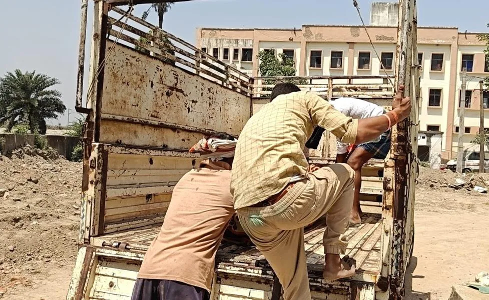 ​एनएच 31 पर खूनी खेल: हाईवे से केला खेत तक बिखरा मिला खून, नवगछिया में सनसनी