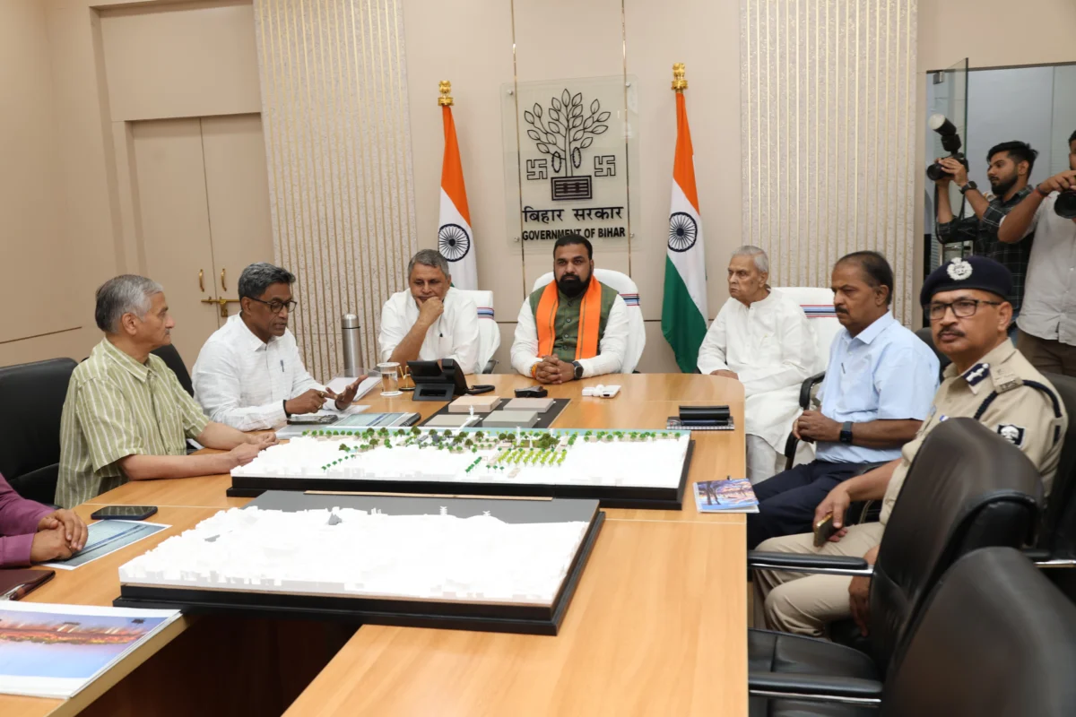 ​कैबिनेट का बड़ा फैसला: पटना, भागलपुर और मुंगेर समेत 11 शहरों के पास बसेंगे आधुनिक टाउनशिप; जमीन की खरीद-बिक्री पर लगी रोक