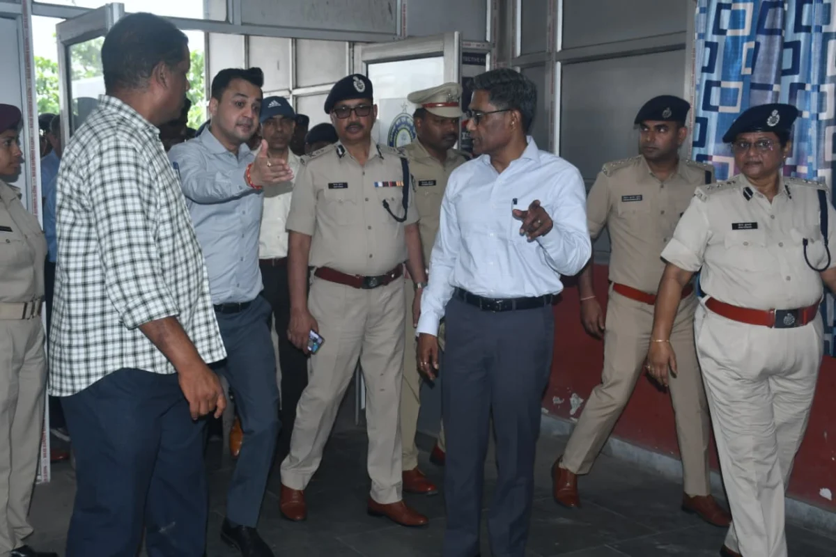 भारत-नेपाल सीमा पर सुरक्षा का महा-कवच: मुख्य सचिव ने जयनगर में की हाई-लेवल मीटिंग 1 भारत-नेपाल सीमा पर सुरक्षा का महा-कवच: मुख्य सचिव ने जयनगर में की हाई-लेवल मीटिंग