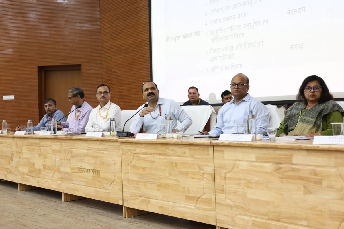 पटना में शिकायत निवारण तंत्र की समीक्षा, डॉ. बी. राजेन्दर ने अधिकारियों को दिए सख्त निर्देश 1 पटना में शिकायत निवारण तंत्र की समीक्षा, डॉ. बी. राजेन्दर ने अधिकारियों को दिए सख्त निर्देश