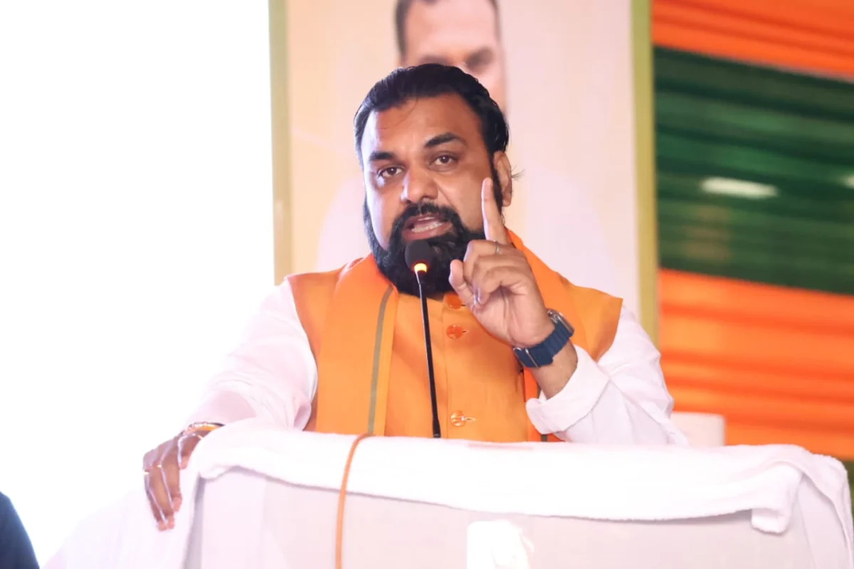 'मन की बात' कार्यक्रम में शामिल हुए CM सम्राट चौधरी, जनता से संवाद में विकास और सख्त प्रशासन का रोडमैप पेश 1 'मन की बात' कार्यक्रम में शामिल हुए CM सम्राट चौधरी, जनता से संवाद में विकास और सख्त प्रशासन का रोडमैप पेश