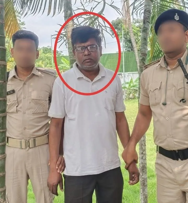 समस्तीपुर के रोसड़ा अस्पताल में घूसखोरी का खुलासा, वरीय लिपिक रंगे हाथ गिरफ्तार 1 समस्तीपुर के रोसड़ा अस्पताल में घूसखोरी का खुलासा, वरीय लिपिक रंगे हाथ गिरफ्तार