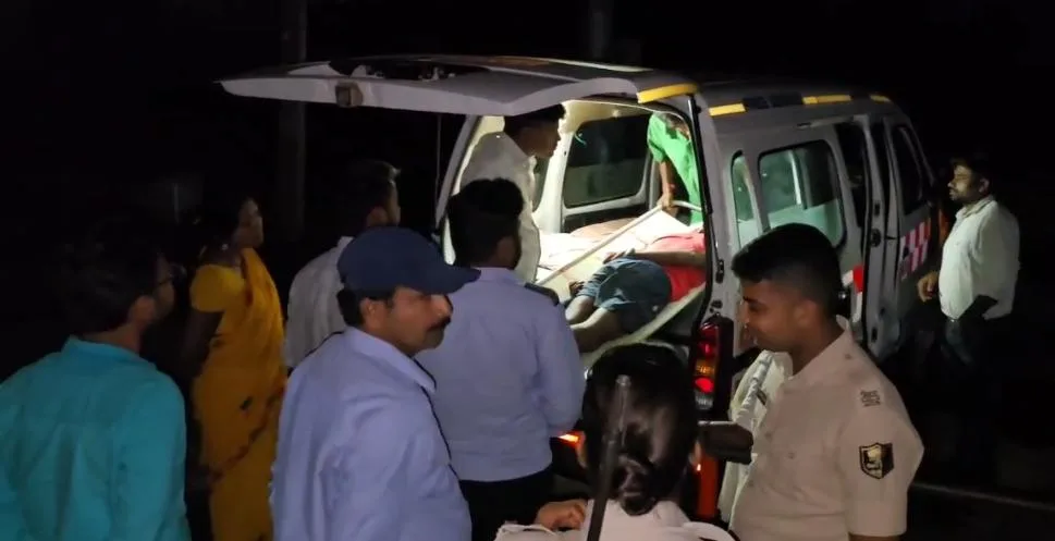 भागलपुर में दर्दनाक हादसा: तिलक समारोह से लौटते वक्त ट्रैक्टर से भिड़ीं दो बाइक, 3 युवक गंभीर 1 भागलपुर में दर्दनाक हादसा: तिलक समारोह से लौटते वक्त ट्रैक्टर से भिड़ीं दो बाइक, 3 युवक गंभीर