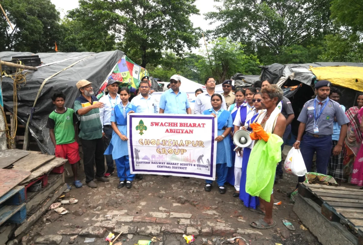 पूर्व रेलवे की अनोखी पहल: ‘छोटे हाथ, बड़े सपने’ अभियान से बच्चों में जगी स्वच्छता और सुरक्षा की नई उम्मीद 1 पूर्व रेलवे की अनोखी पहल: ‘छोटे हाथ, बड़े सपने’ अभियान से बच्चों में जगी स्वच्छता और सुरक्षा की नई उम्मीद