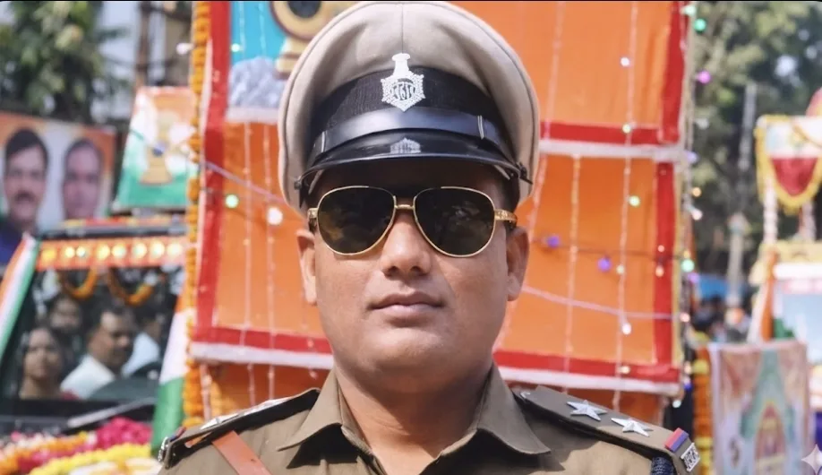 अरवल में मातम: ड्यूटी के पथ पर ‘शहीद’ हुए दरोगा मोनू कुमार, बेलगाम ट्रक ने छीनी बिहार पुलिस के एक होनहार अधिकारी की जिंदगी