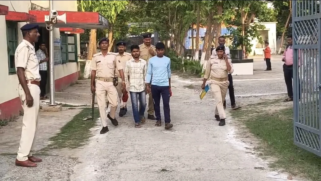 बिहार में शराबबंदी कानून का सख्त प्रहार: भागलपुर विशेष उत्पाद न्यायालय ने दो अलग-अलग मामलों में दोषियों को सुनाई 5-5 साल की सजा; भारी जुर्माने के साथ कानून तोड़ने वालों को कड़ा संदेश