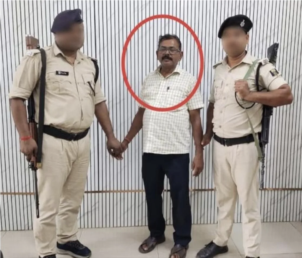 पूर्णिया में भ्रष्टाचार पर निगरानी का भीषण प्रहार: 40 हजार घूस लेते राजस्व कर्मचारी लाल बाबू रजक गिरफ्तार, महिला सहयोगी रूमी कुण्डु भी पहुंची सलाखों के पीछे