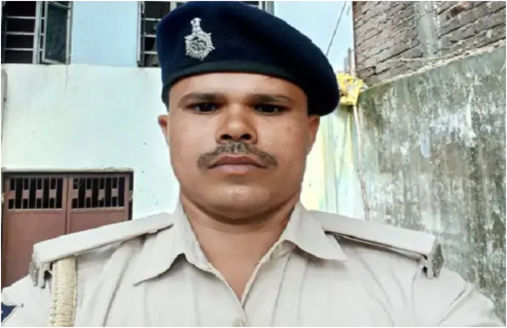 नेशनल हाईवे पर दर्दनाक हादसा, ड्यूटी से लौट रहे होमगार्ड जवान की मौत, परिवार पर टूटा दुखों का पहाड़ 1 नेशनल हाईवे पर दर्दनाक हादसा, ड्यूटी से लौट रहे होमगार्ड जवान की मौत, परिवार पर टूटा दुखों का पहाड़