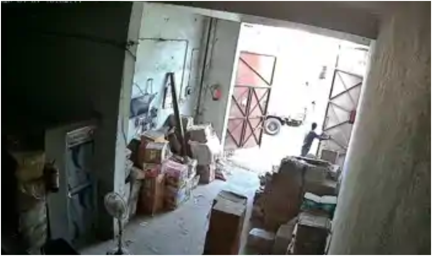 पटना में ‘फिल्मी स्टाइल’ में 50 लाख की चोरी का खुलासा, नेपाल भेजने से पहले सामान बरामद