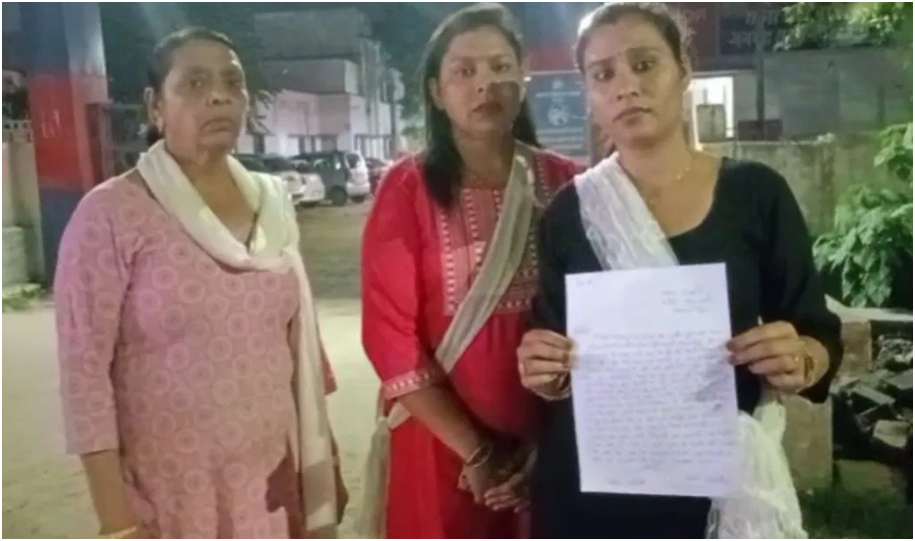 सहारनपुर में आधी रात हंगामा: पत्नी ने पति को दूसरी महिला के साथ पकड़ा, सड़क पर चला घंटों हाईवोल्टेज ड्रामा