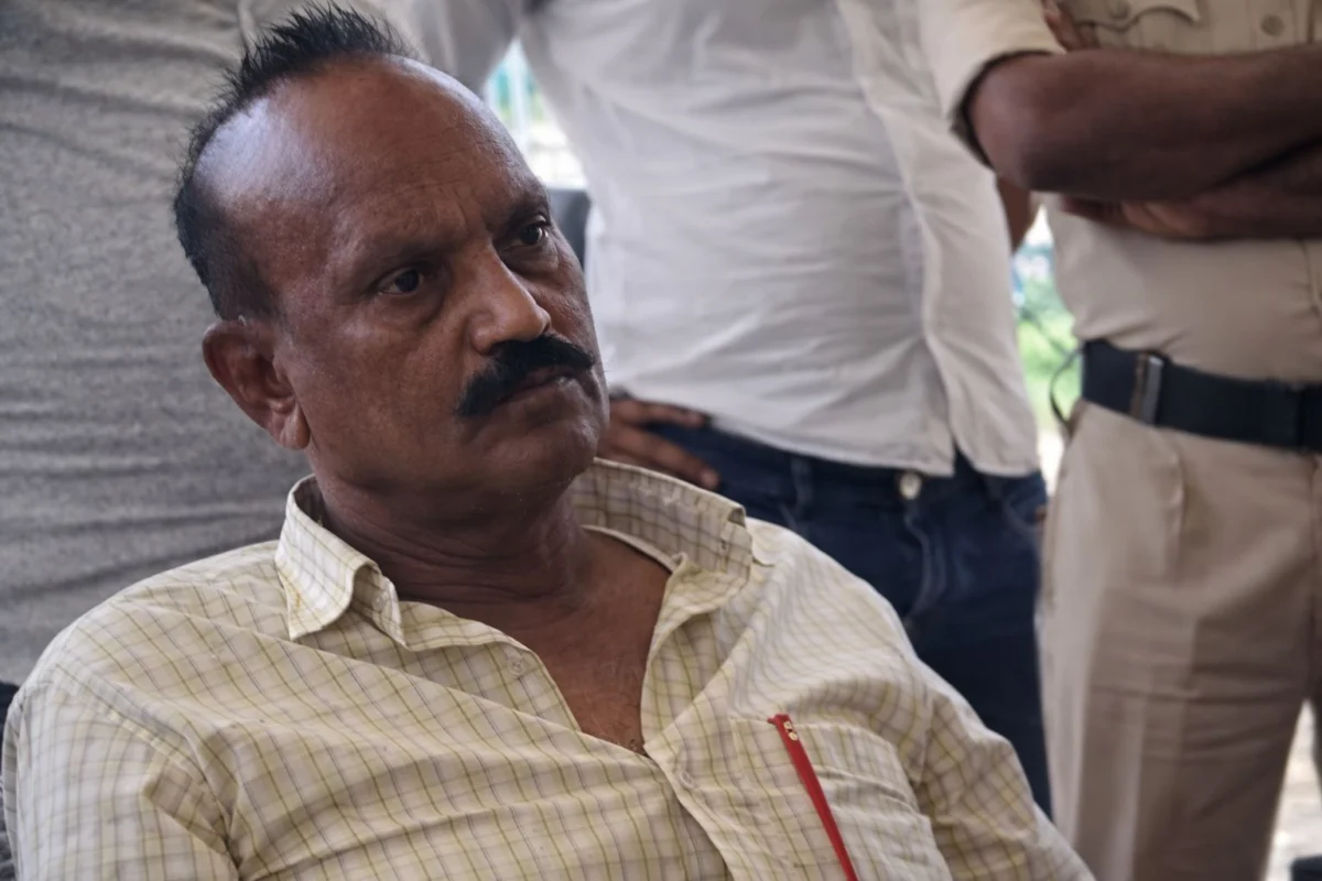 मधेपुरा में 7 हजार की रिश्वत लेते दरोगा गिरफ्तार, चाय की दुकान पर विजिलेंस ने दबोचा 1 मधेपुरा में 7 हजार की रिश्वत लेते दरोगा गिरफ्तार, चाय की दुकान पर विजिलेंस ने दबोचा