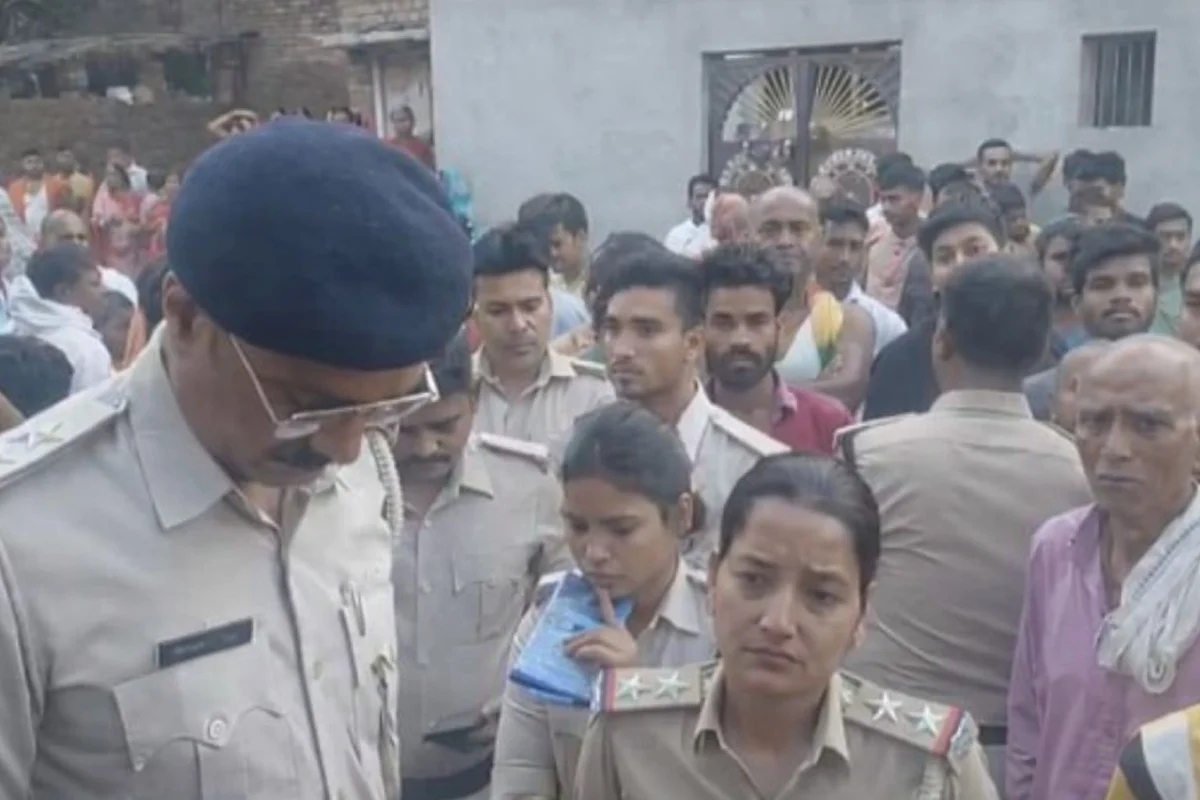 बाढ़ में सनसनीखेज हत्या: पारिवारिक रंजिश में महिला की गोली मारकर हत्या, आरोपी फरार; पुलिस ने शुरू की सघन छापेमारी 1 बाढ़ में सनसनीखेज हत्या: पारिवारिक रंजिश में महिला की गोली मारकर हत्या, आरोपी फरार; पुलिस ने शुरू की सघन छापेमारी