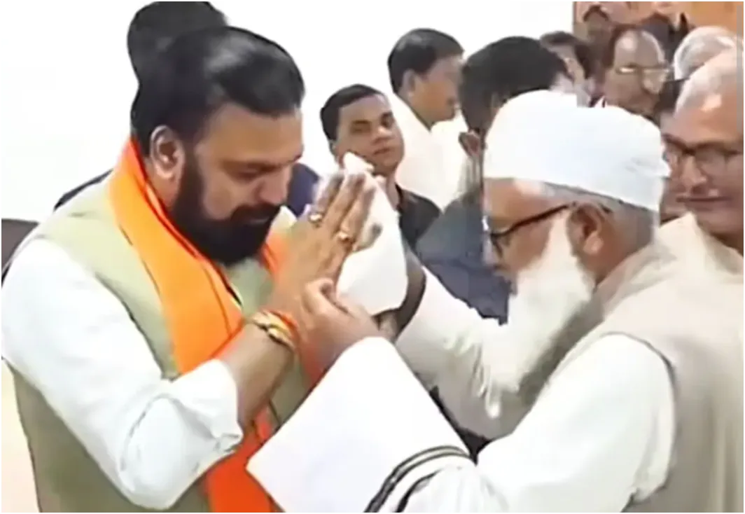 48 घंटों में सम्राट ने BJP पॉलिटिक्स मॉडल किया सेट! ‘टोपी’ पर इशारा, RSS को भी दिया संदेश