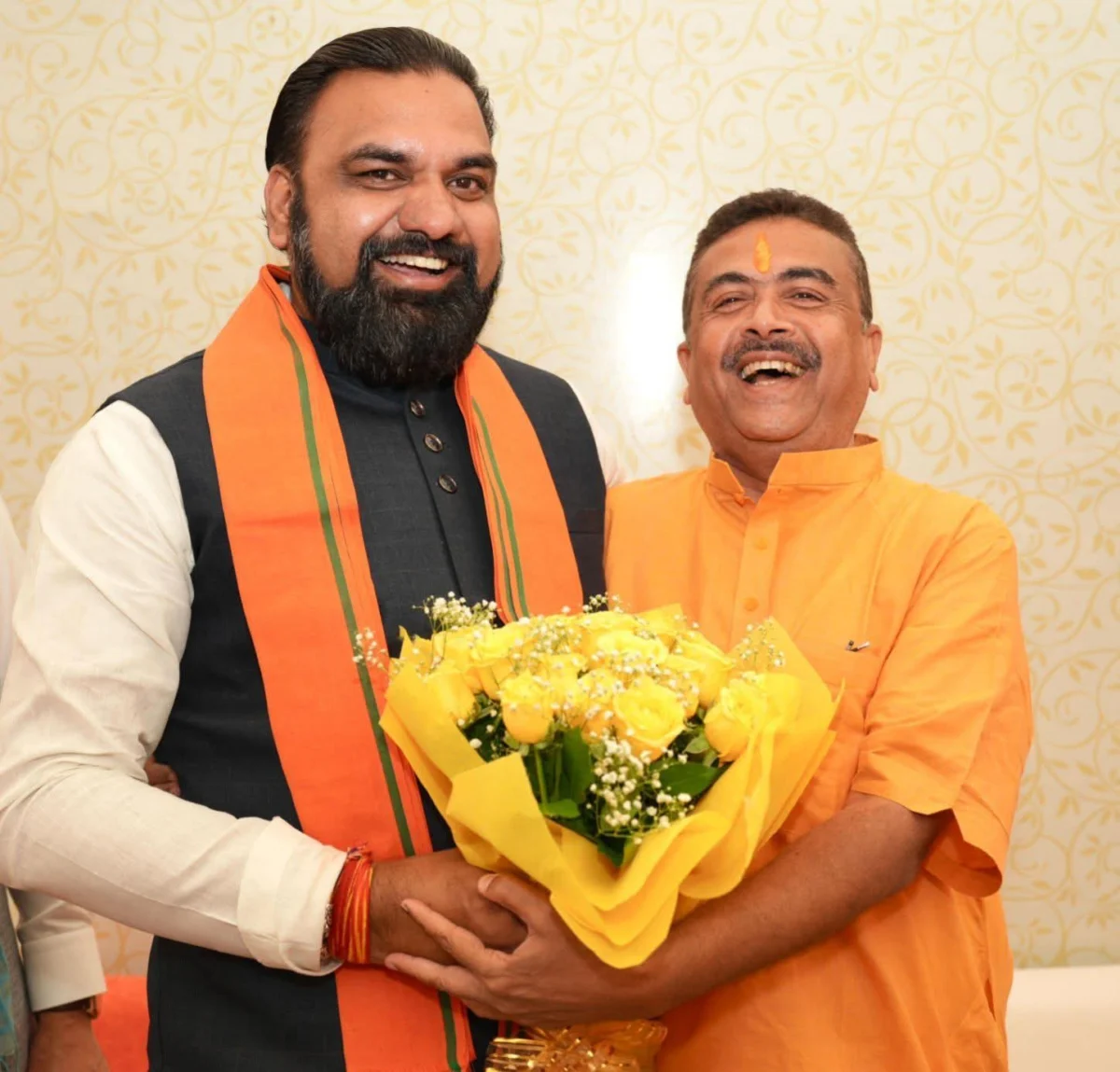 ​बंगाल में ‘कमल’ राज की शुरुआत: मुख्यमंत्री सम्राट चौधरी ने सुवेंदु अधिकारी को दी बधाई, कहा— “विकास की नई ऊंचाइयों को छुएगा पश्चिम बंगाल”