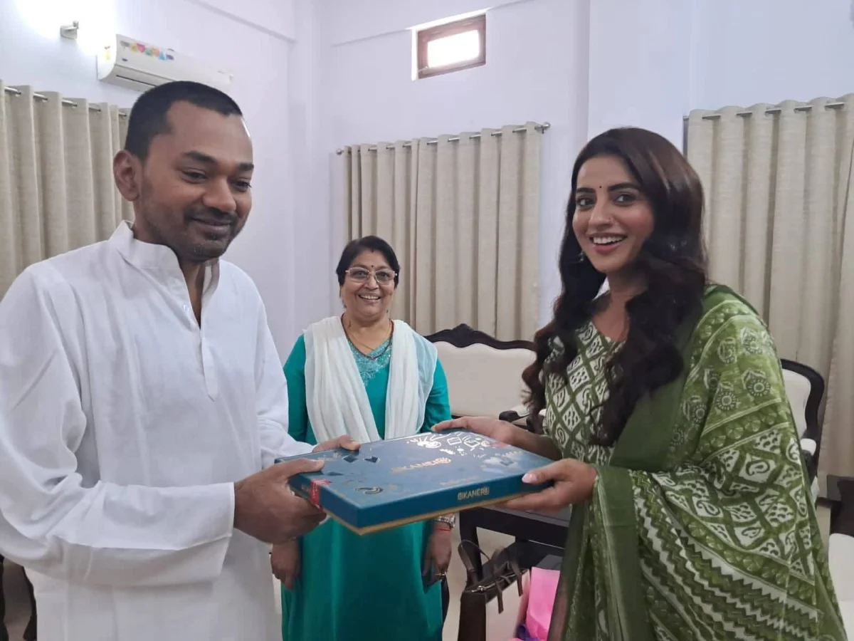 स्वास्थ्य मंत्री निशांत कुमार से मिलीं अक्षरा सिंह; क्षेत्रीय फिल्मों और बिहार के नवनिर्माण पर हुई 'सार्थक' बात