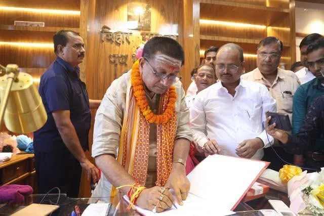 सड़कों के निर्माण में ‘इंजीनियरिंग विजन’: कुमार शैलेंद्र ने संभाला पथ निर्माण विभाग, बोले- तकनीक सीखने बाहर जाएंगे बिहार के अभियंता