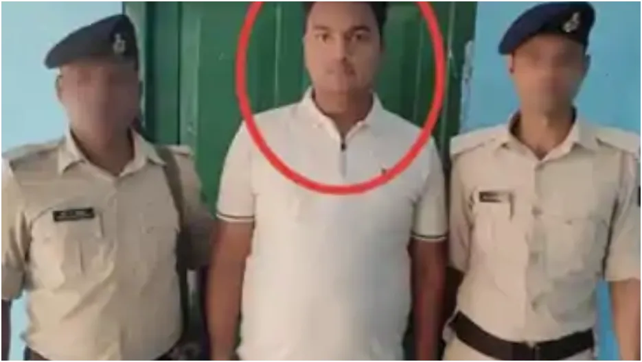 वेतन जारी कराने के नाम पर स्वास्थ्य केंद्र के लिपिक की घूसखोरी उजागर, निगरानी टीम ने रंगे हाथ किया गिरफ्तार