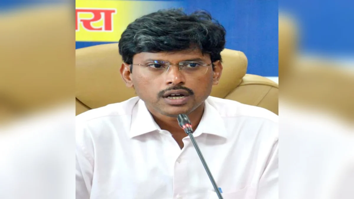 पटना जिला प्रशासन की सख्ती: लोक शिकायत मामलों में लापरवाही पर 3.47 लाख रुपये का जुर्माना, 25 अधिकारियों पर अनुशासनिक कार्रवाई की अनुशंसा 1 पटना जिला प्रशासन की सख्ती: लोक शिकायत मामलों में लापरवाही पर 3.47 लाख रुपये का जुर्माना, 25 अधिकारियों पर अनुशासनिक कार्रवाई की अनुशंसा