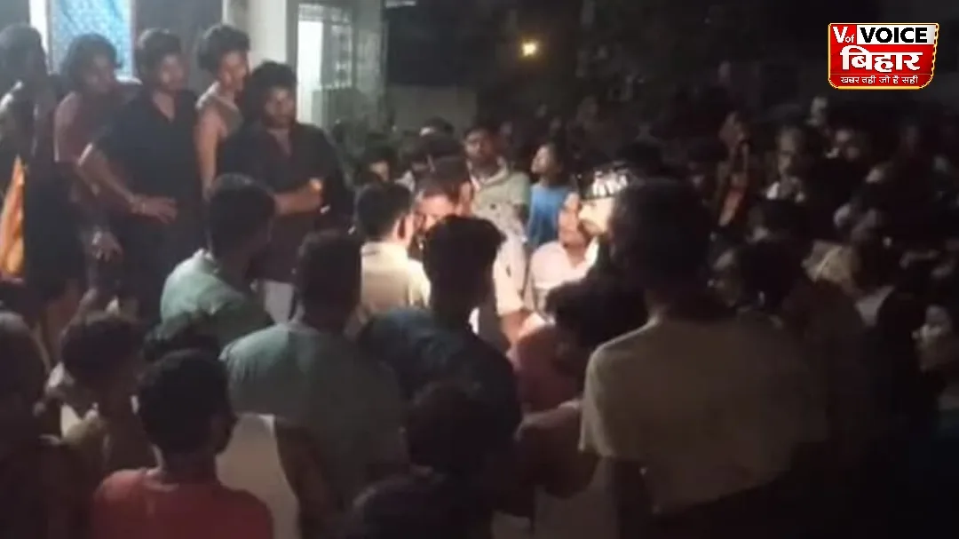 वैशाली में हत्या की साजिश नाकाम, 50 हजार की सुपारी लेकर पहुंचे बदमाश को ग्रामीणों ने दबोचा