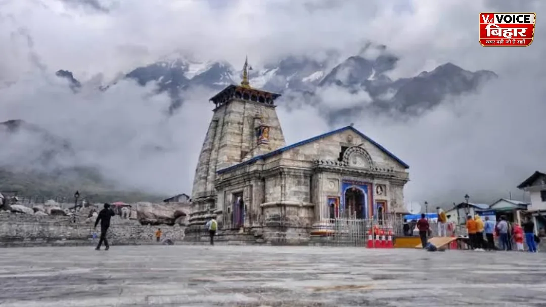 भारी बारिश का असर: केदारनाथ यात्रा अस्थायी रूप से स्थगित, श्रद्धालुओं को सुरक्षित स्थानों पर रोका गया