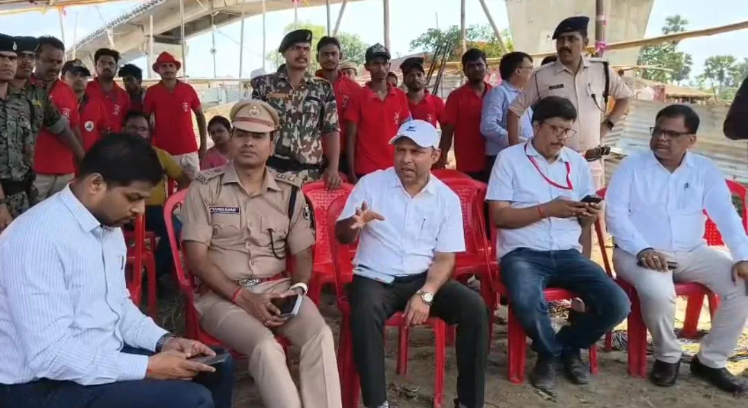 विक्रमशिला सेतु क्षतिग्रस्त होने के बाद प्रशासन अलर्ट, मुफ्त नाव सेवा और मेडिकल सुविधा शुरू