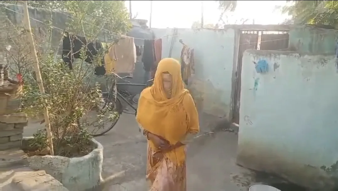 रोहतास में नाबालिग को शादी का झांसा देकर दूसरे राज्य ले जाने का मामला उजागर, तीन महिलाएं गिरफ्तार 1 रोहतास में नाबालिग को शादी का झांसा देकर दूसरे राज्य ले जाने का मामला उजागर, तीन महिलाएं गिरफ्तार