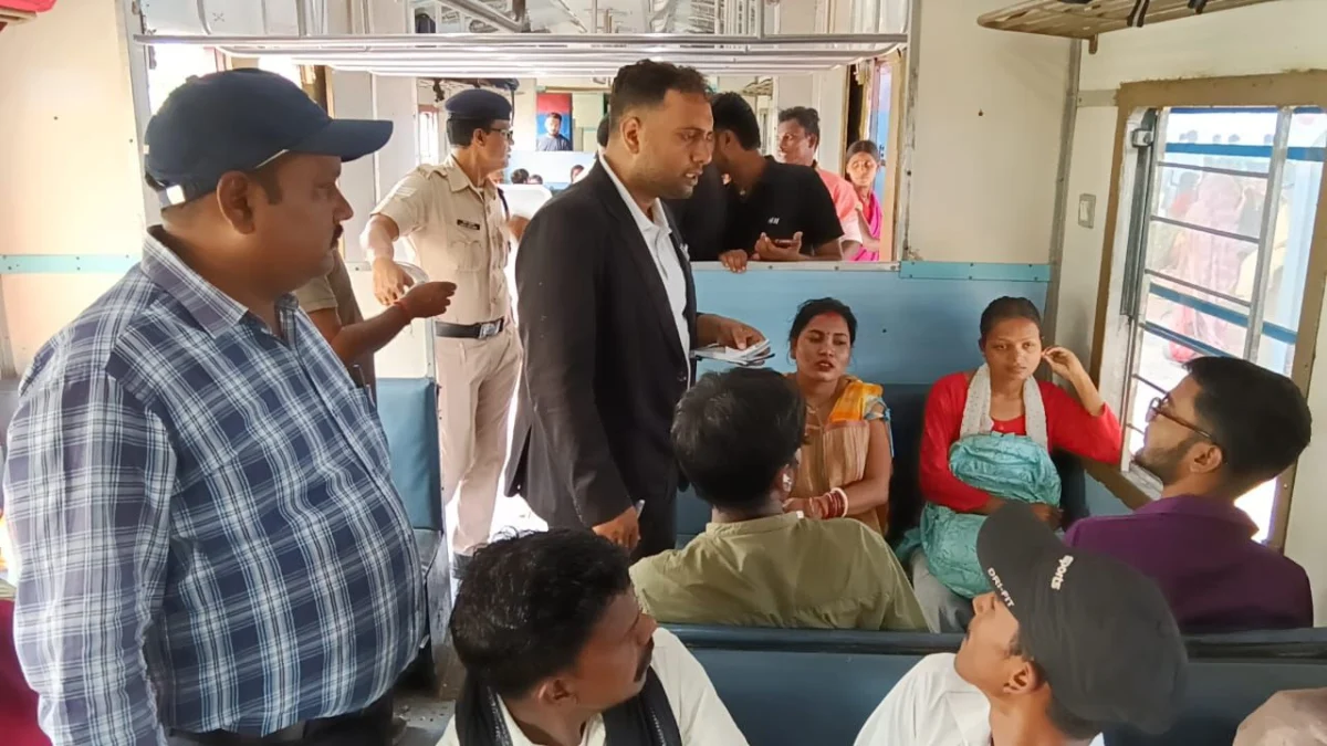 मालदा मंडल का बड़ा टिकट जांच अभियान: 503 यात्रियों पर कार्रवाई, रेलवे को मिला ₹4.29 लाख का राजस्व