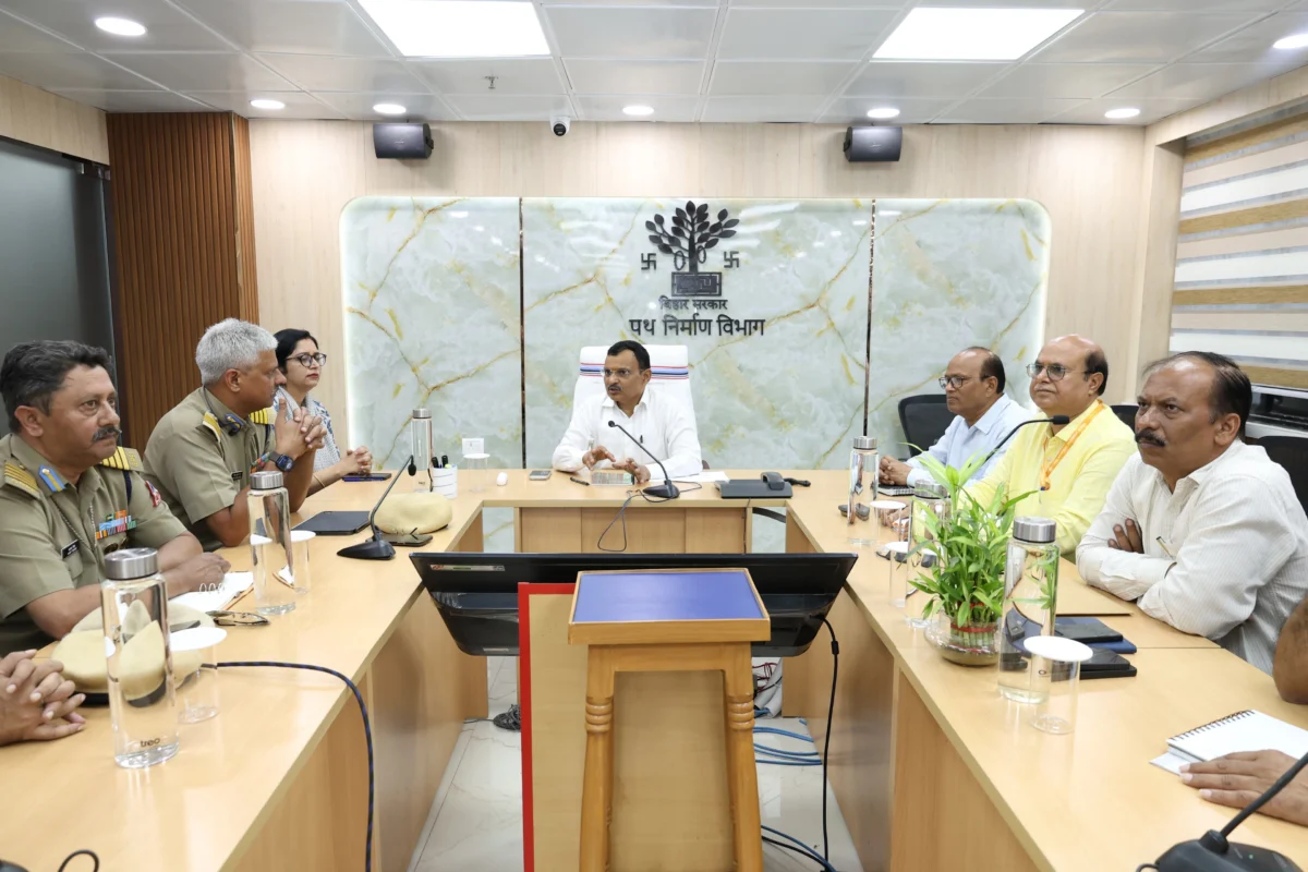 विक्रमशिला सेतु संकट: भागलपुर की लाइफलाइन जोड़ने के लिए 'वार मोड' में सरकार; BRO बनाएगा बेली ब्रिज, 2 महीने में तैयार होगा ट्रस ब्रिज 1 विक्रमशिला सेतु संकट: भागलपुर की लाइफलाइन जोड़ने के लिए 'वार मोड' में सरकार; BRO बनाएगा बेली ब्रिज, 2 महीने में तैयार होगा ट्रस ब्रिज