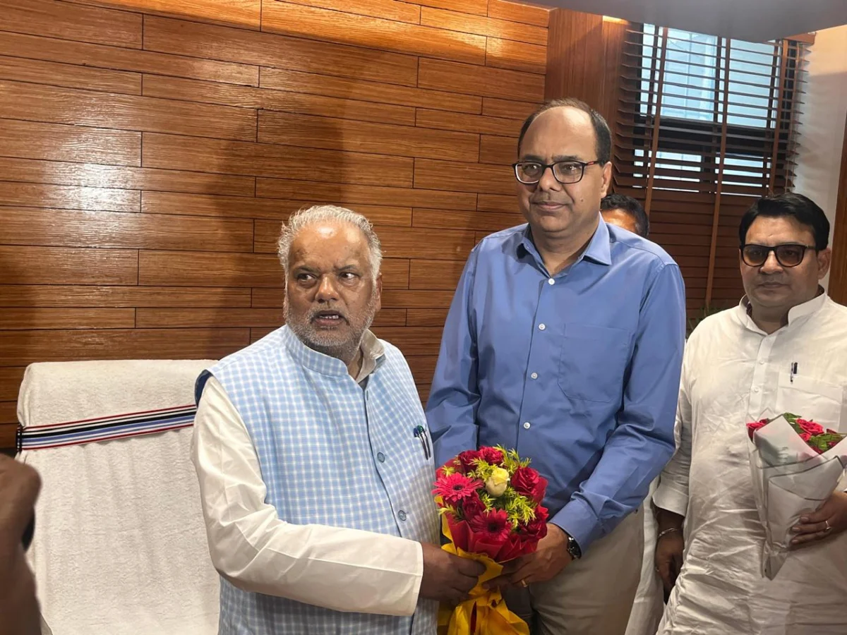 सूचना विभाग संभालते ही एक्शन मोड में मंत्री श्रवण कुमार, बोले- फेक न्यूज पर होगी त्वरित कार्रवाई