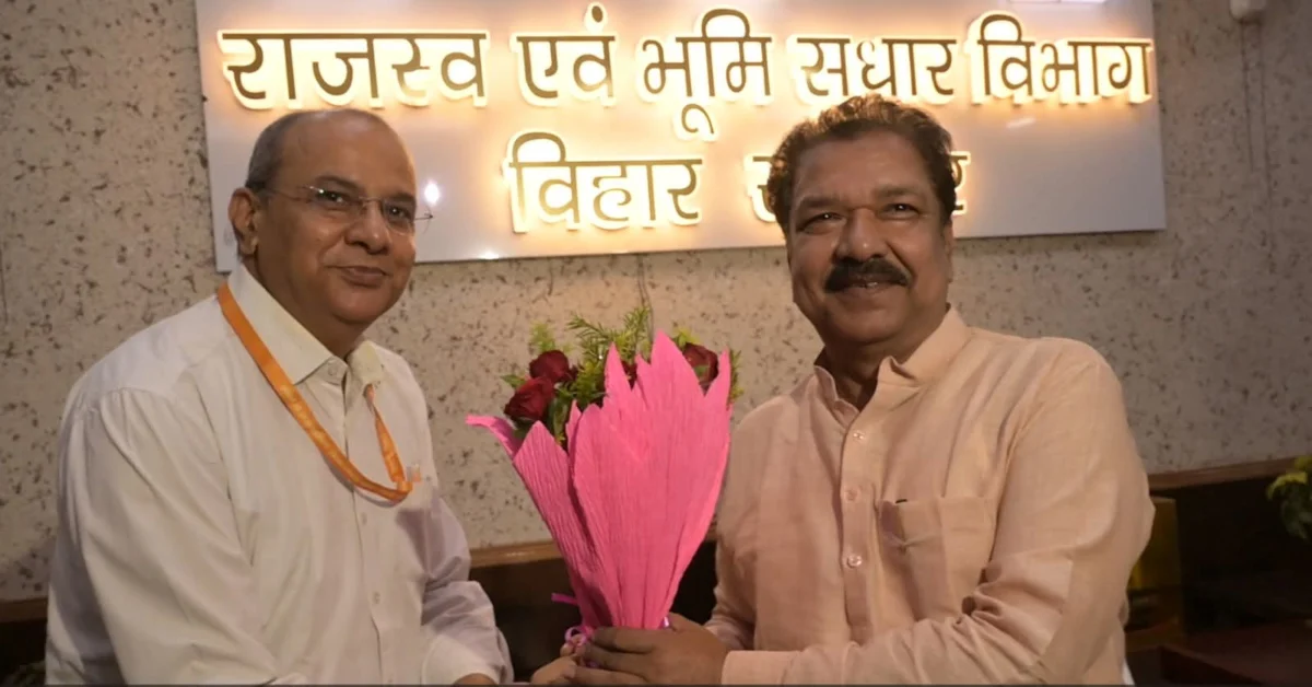 राजस्व विभाग संभालते ही एक्शन मोड में दिखे दिलीप जायसवाल, बोले- तीन महीने से रुका काम अब तेजी से होगा पूरा